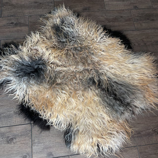Black and Tan XL Eco-Friendly Bark Tanned Icelandic Sheepskin - Copia Cove