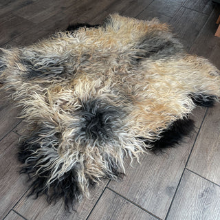 Black and Tan XL Eco-Friendly Bark Tanned Icelandic Sheepskin - Copia Cove