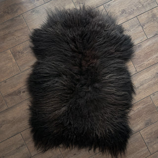 Black XL Eco-Friendly Bark Tanned Icelandic Sheepskin - Copia Cove