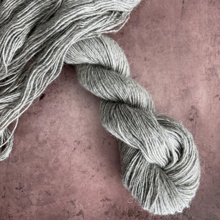 Gray Fingering Weight Lamb Wool Yarn 450 yards Icelandic Lamb Wool Yarn Montana - Copia Cove