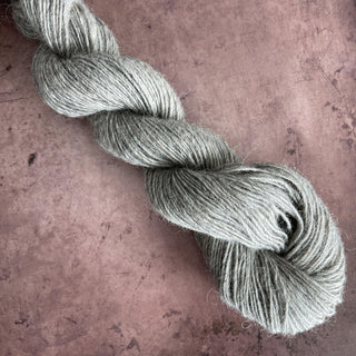 Gray Fingering Weight Lamb Wool Yarn 450 yards Icelandic Lamb Wool Yarn Montana - Copia Cove