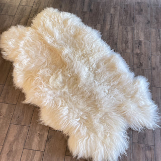 Raven's Harvest XL Skinnfell Throw Blanket - Four-Pelt Icelandic Sheepskin Art - Copia Cove