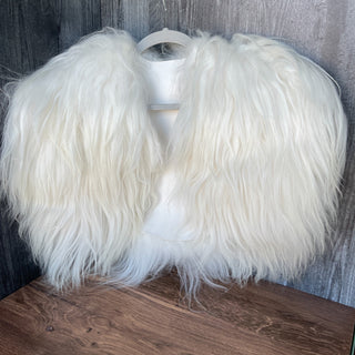 Viking Fur Mantle White Long Wool Sheepskin Shieldmaiden Shoulder Cape - Copia Cove