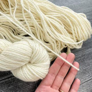 White Bulky Weight Lamb Wool Yarn 3-Ply 115 yards Icelandic Lamb Wool Yarn Montana - Copia Cove Icelandic Sheep & Wool
