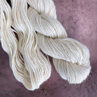 White Bulky Weight Lamb Wool Yarn 3-Ply 115 yards Icelandic Lamb Wool Yarn Montana - Copia Cove
