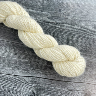 White Bulky Weight Lamb Wool Yarn 3-Ply 115 yards Icelandic Lamb Wool Yarn Montana - Copia Cove Icelandic Sheep & Wool