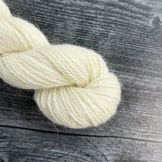 White Bulky Weight Lamb Wool Yarn 3-Ply 115 yards Icelandic Lamb Wool Yarn Montana - Copia Cove Icelandic Sheep & Wool