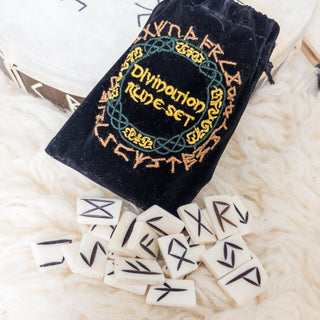 Bone Elder Futhark Viking Rune Set with Bag - Copia Cove