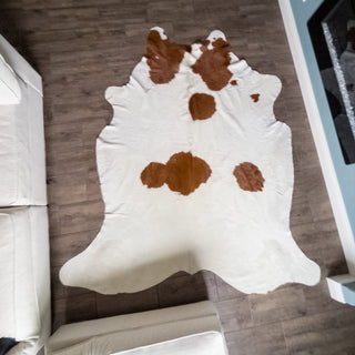 Premium Jumbo Cowhide Spotted Brown and White "E" - Copia Cove