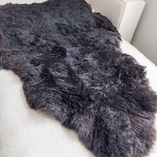 XL Premium Icelandic Sheepskin Rug - Natural Black Short Wool Pelt - Copia Cove