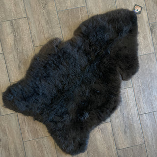 Premium Icelandic Sheepskin Rug Large - Natural Black Short Wool Pelt - Copia Cove